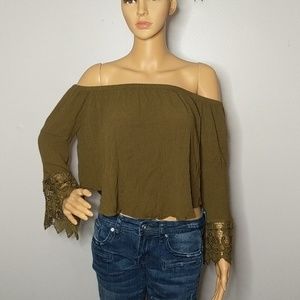 Off the Shoulder | Olive Green Lace Crop | Sz L